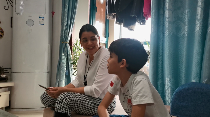 新华社、人民日报、古巴贸易通CubaBusiness、参考消息、中国新闻网、光明网报道河北外国语学院外籍教师亲历中国抗疫