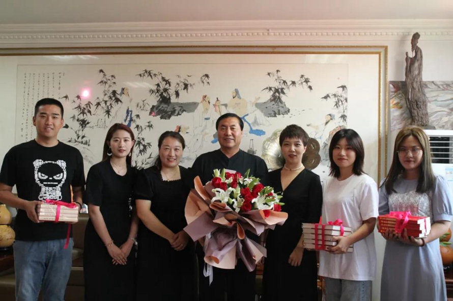 2021届欧亚语言学院毕业生——李舒菡、李铁英、薛怡倩、李越