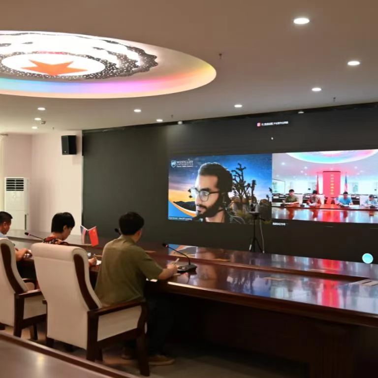 河北外国语学院与美国西崖大学召开线上洽谈会议