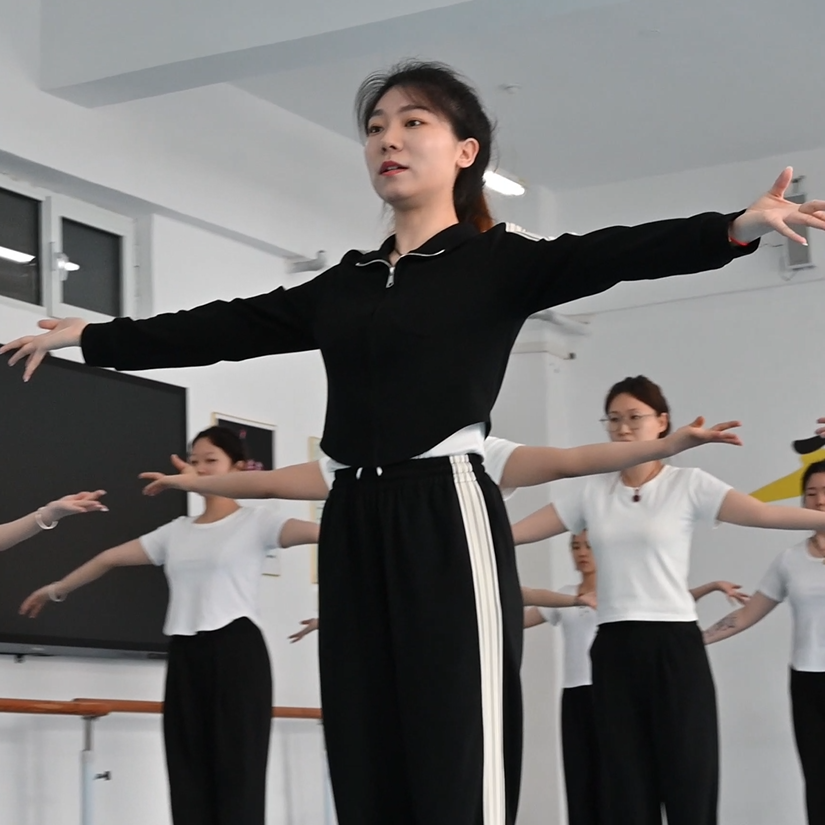 河外电视台《专业帮帮帮》：走进小学教育专业